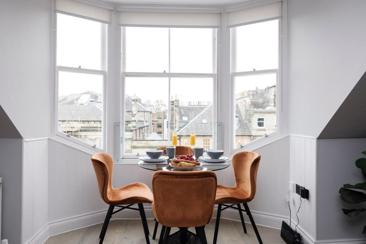 Altido Gorgeous Flat Overlooking Edinburgh Castle Exterior photo