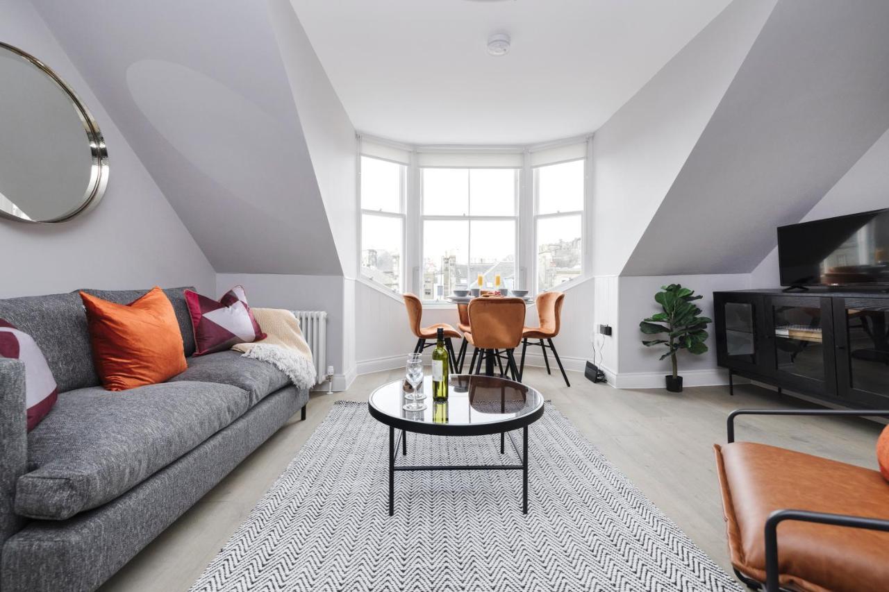 Altido Gorgeous Flat Overlooking Edinburgh Castle Exterior photo