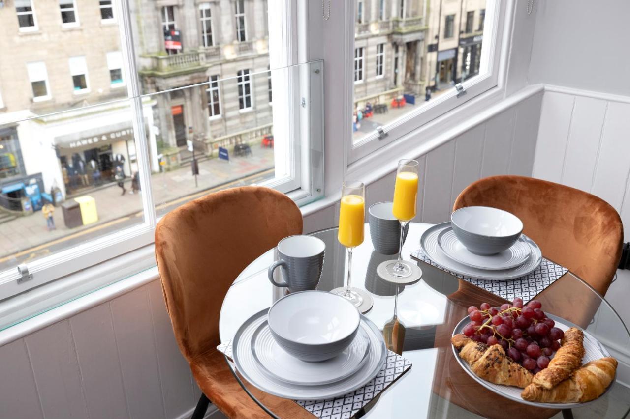Altido Gorgeous Flat Overlooking Edinburgh Castle Exterior photo