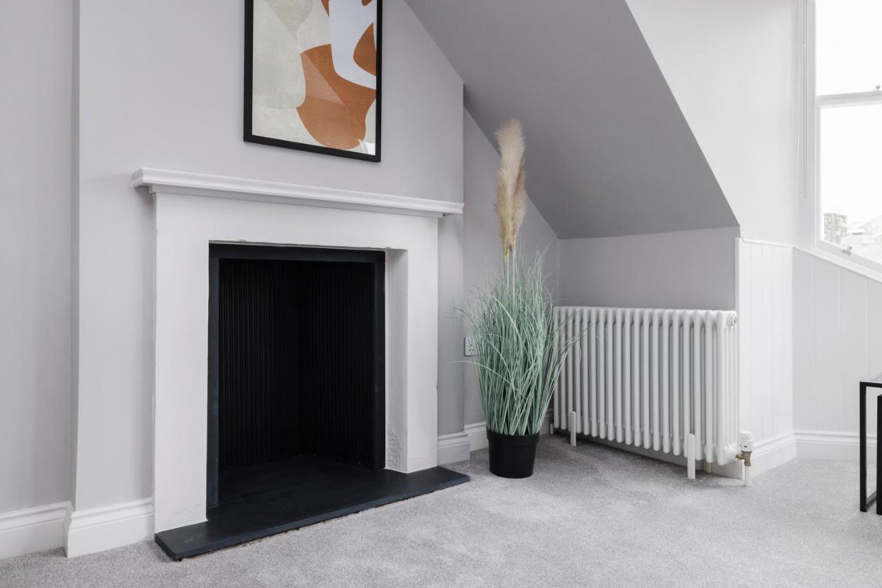 Altido Gorgeous Flat Overlooking Edinburgh Castle Exterior photo