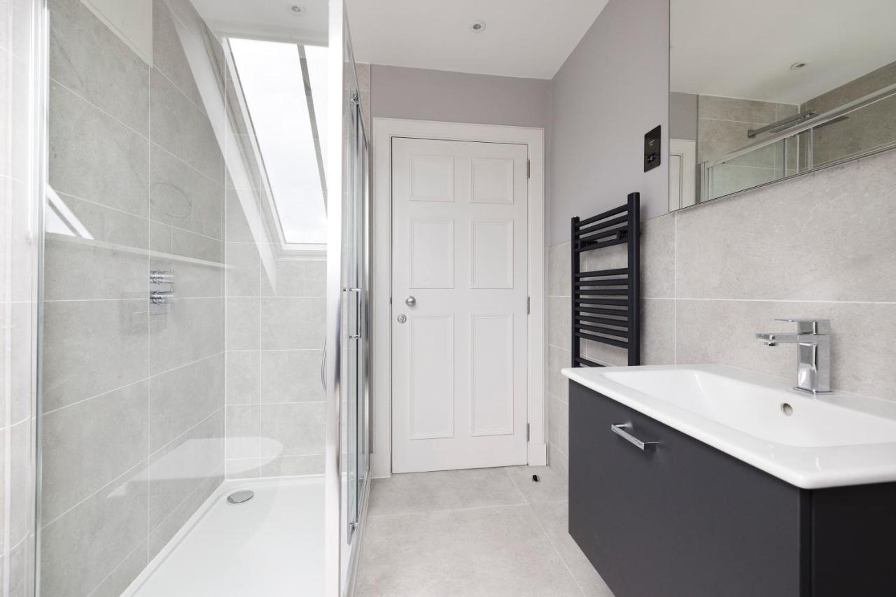 Altido Gorgeous Flat Overlooking Edinburgh Castle Exterior photo